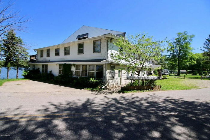 Baseline Lake Lodge - Real Estate Listing (newer photo)